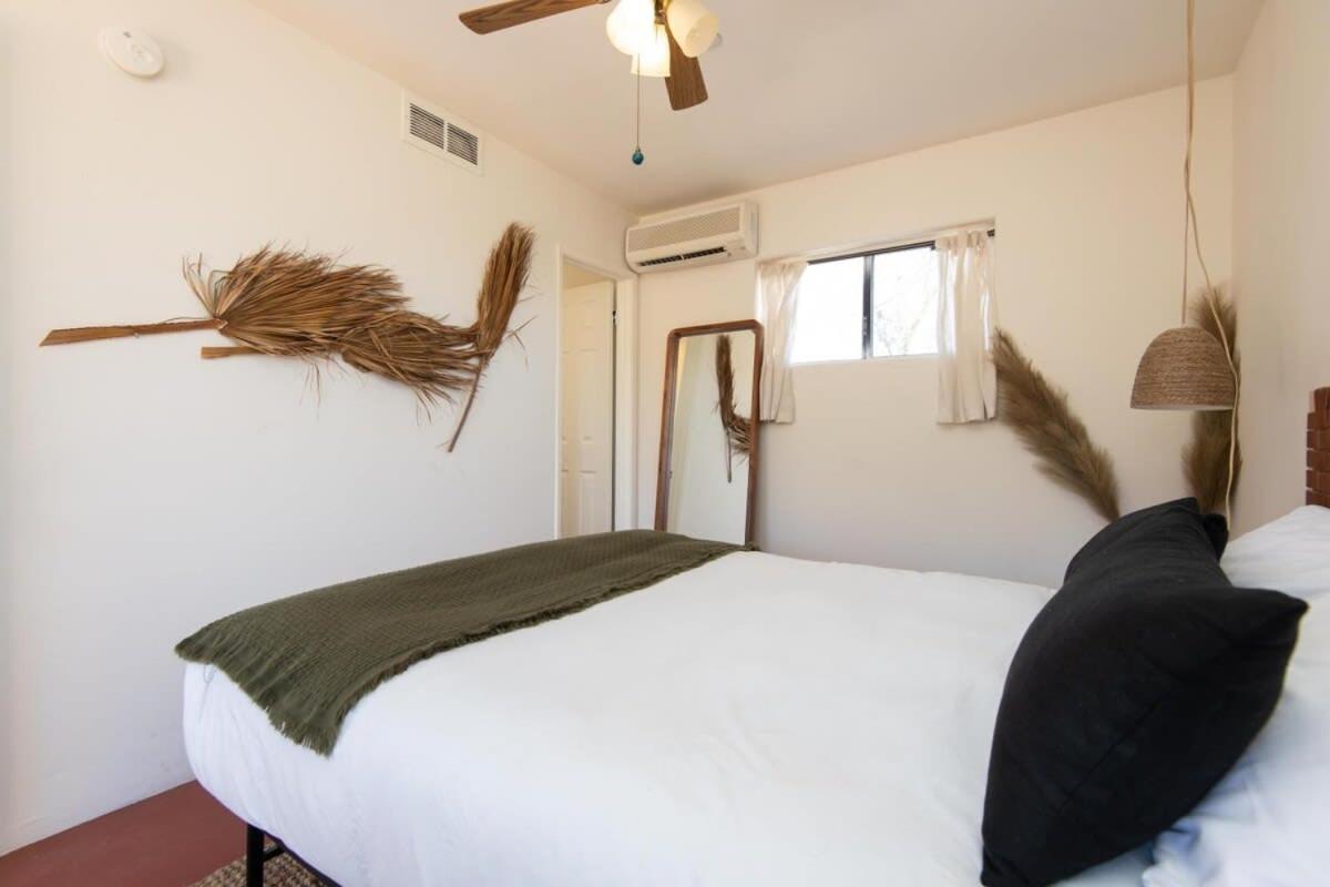 Renovated Lodge - Room 3 With Pool Access Joshua Tree Εξωτερικό φωτογραφία