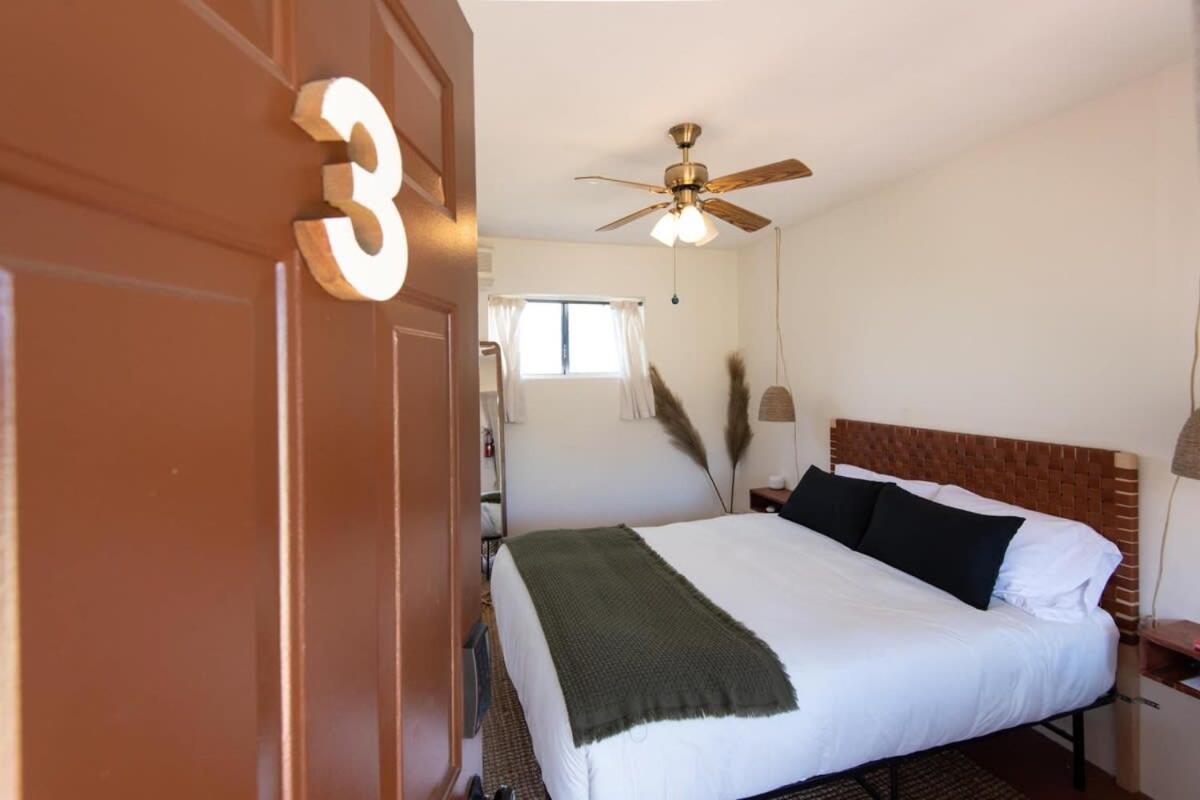 Renovated Lodge - Room 3 With Pool Access Joshua Tree Εξωτερικό φωτογραφία